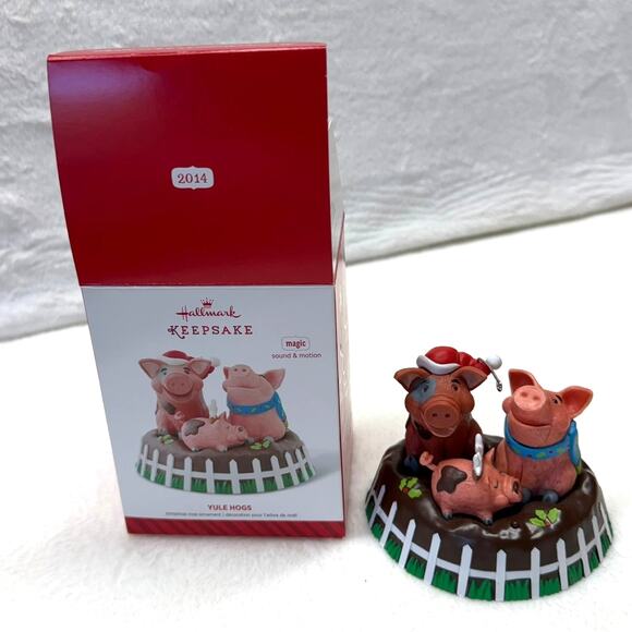Hallmark Yule Hogs Three Singing Hogs Magic Sound & Motion 2014 Ornament, Pigs - Picture 1 of 5